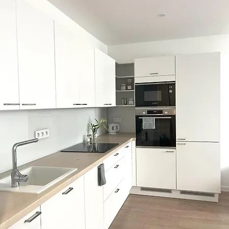 Apartment Elegant Escape Iii - Free Parking, Easy Access To Center *