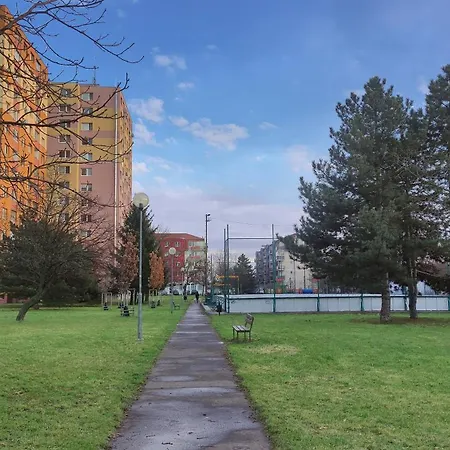 Elegant Escape Iii - Free Parking, Easy Access To Center Apartment Bratislava