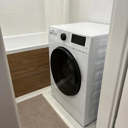 Apartment Elegant Escape Iii - Free Parking, Easy Access To Center *