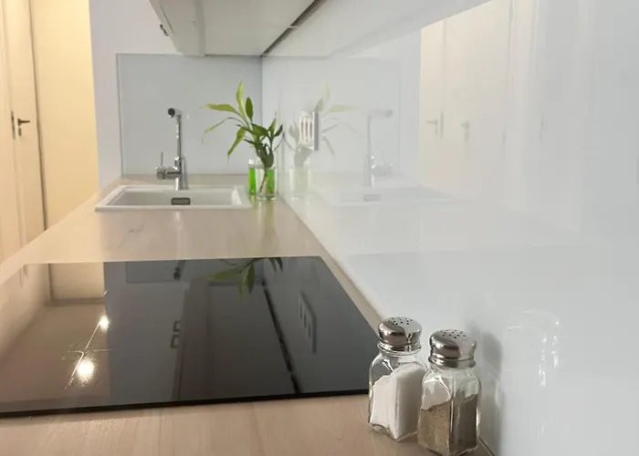 Elegant Escape Iii - Free Parking, Easy Access To Center *