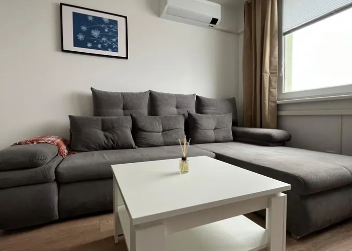 Apartment Elegant Escape Iii - Free Parking, Easy Access To Center