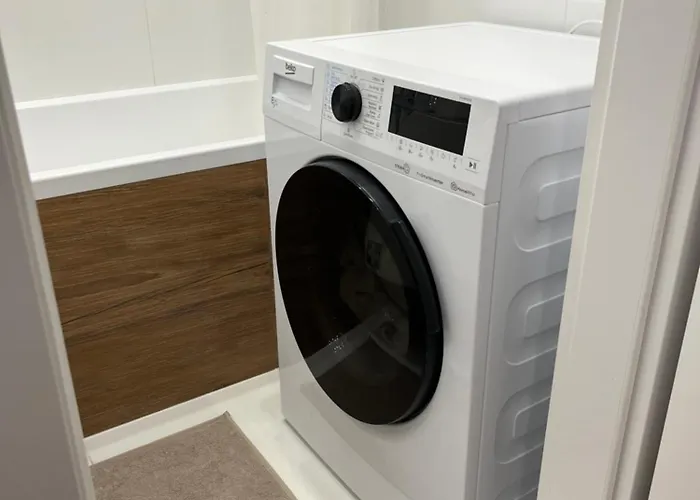 Apartman Elegant Escape Iii - Free Parking, Easy Access To Center *